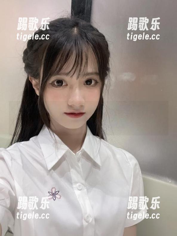 155吃瓜网 今天155吃瓜网突然开了个新入口,瓜竟然从天而降……