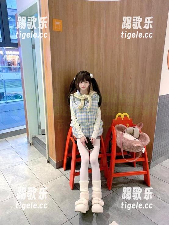155吃瓜网的链接怎么那么吸引人？总是让我不知不觉想要继续看下去，越看越怂...