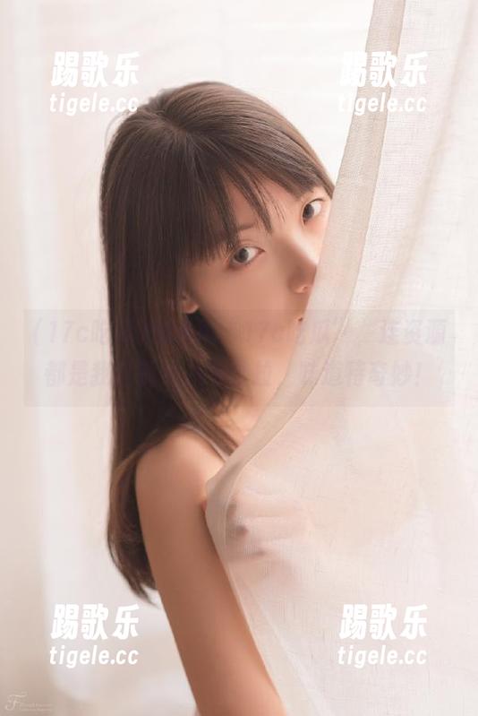 整天刷“17c吃瓜”，连资源都是我自制的八卦沙拉，味道特奇妙！
