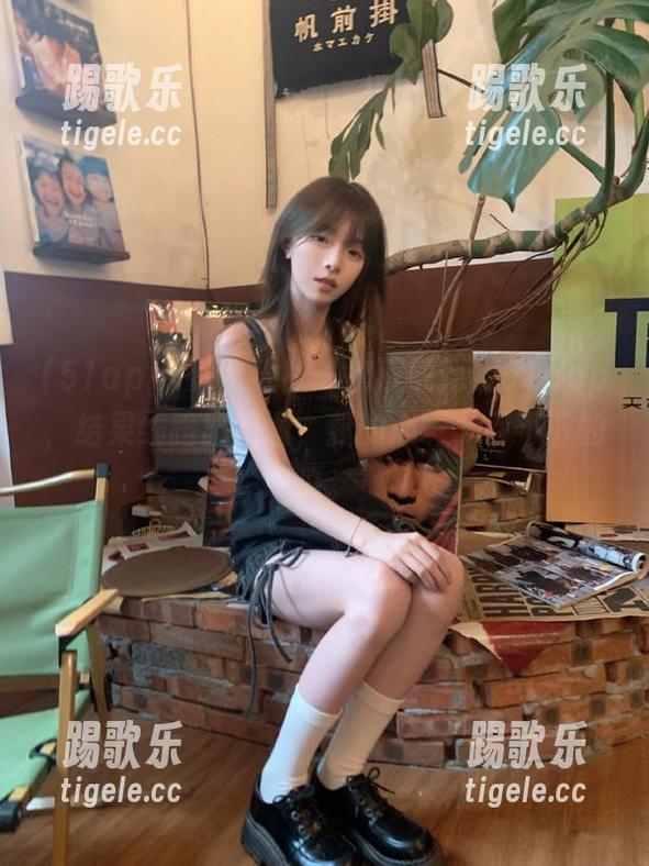 深夜再戳一次下载新版51app，结果线路出问题，我的心啊，吞不下的瓜。