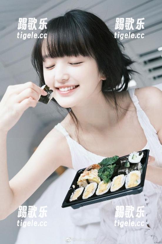 拿起手机，收藏51app新版，瓜可不能停啊！哈哈