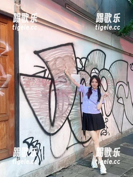观看www.51cg，前方高能！每一个瓜都超乎想象？