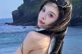 51今日吃瓜紧急传送：三里屯的这位英语老师机会来了，你跟上她的线路了吗？