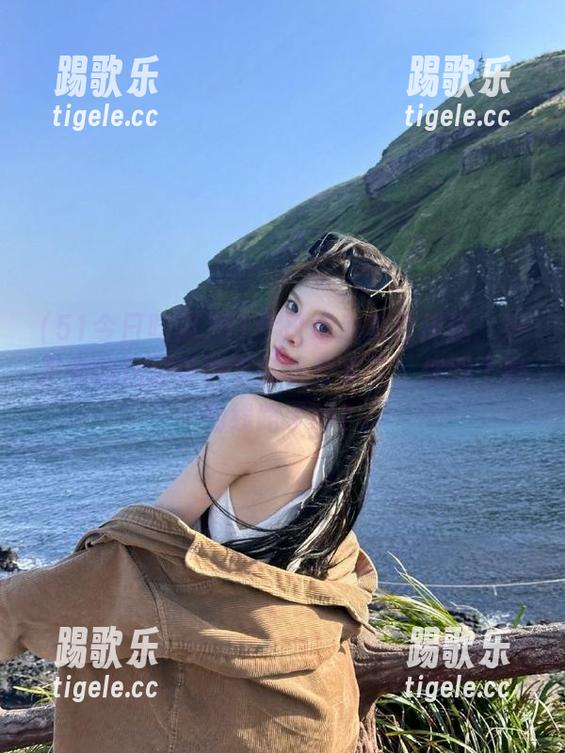 51今日吃瓜紧急传送：三里屯的这位英语老师机会来了，你跟上她的线路了吗？