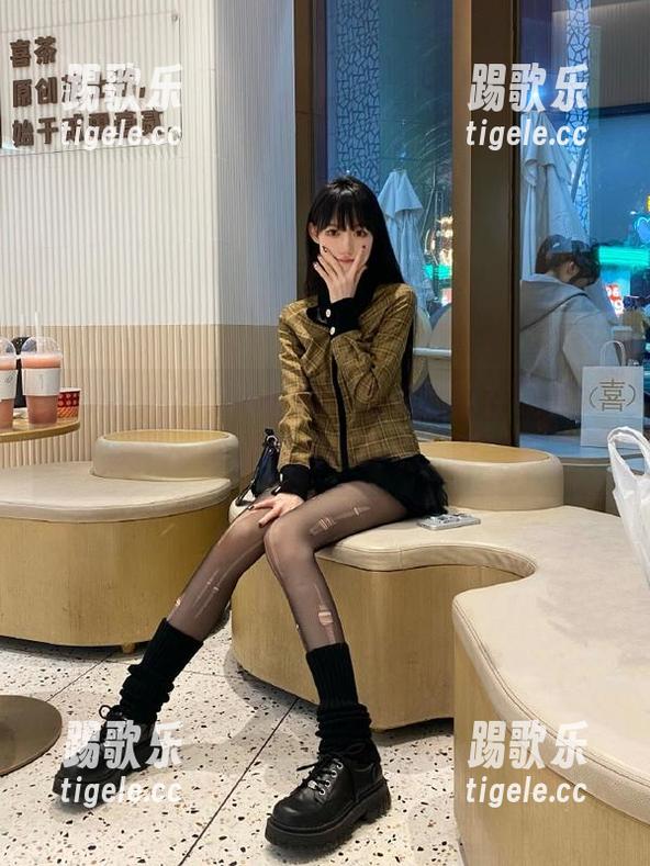 “51吃瓜”发布的新在线视频，短短几分钟让我沉迷其中，罪过罪过！