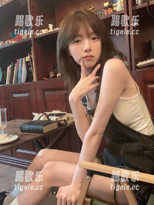 链接你的好奇心：51吃瓜入口，摇晃着八卦的围栏。