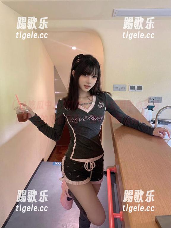 瓜友们，51吃瓜中心苹果版今天的瓜很热乎，没吃可要后悔哦！