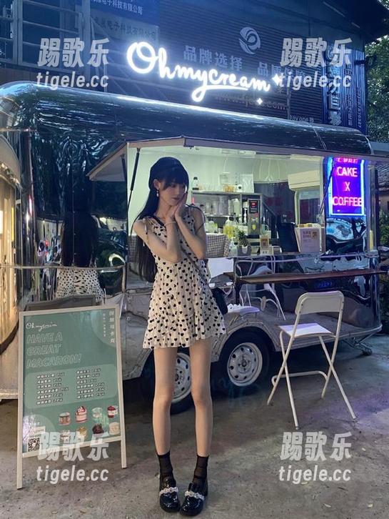 吃瓜不打烊，52黑料app让你每小时不间断土味情话！