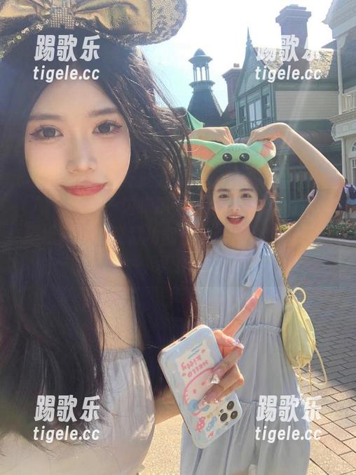 一边吃瓜，一边在718.sx深扒瓜坛八卦，收藏功能居然这么给力，爱了爱了！