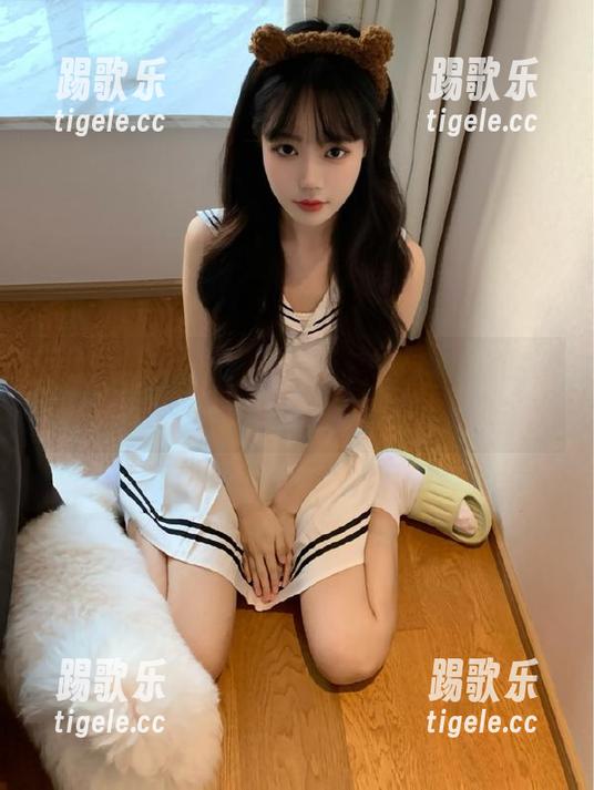 718娱乐发布：吃瓜群众的最新勇敢尝试，如何帮朋友悄悄摸电！