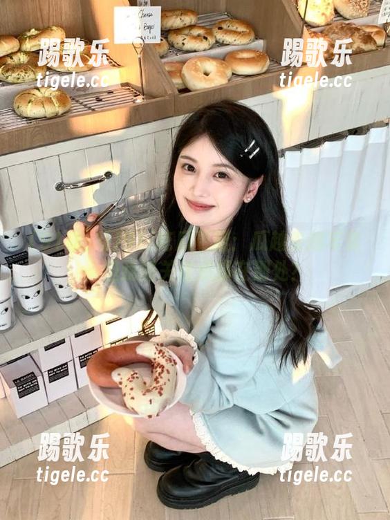 91i吃瓜更新：瓜越来越丰富，但我的关注点却在别处？