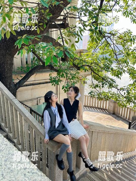91吃瓜中心直达：某位大神的'迷之举动'，真让人手心冒汗