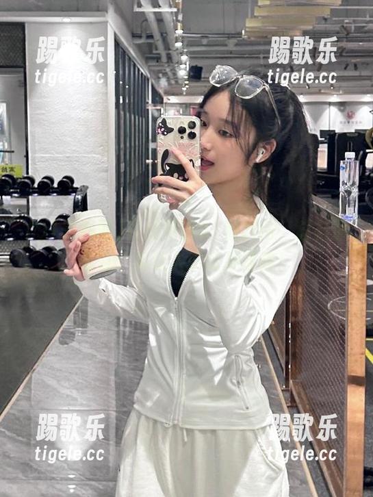 在线闲聊91黑料网，总有那么几个瓜让人彩虹屁连连！