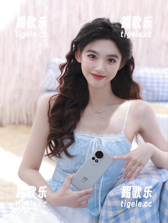 在91黑料网上，网址里的八卦像个甜蜜的陷阱，让我想逃但又舍不得！