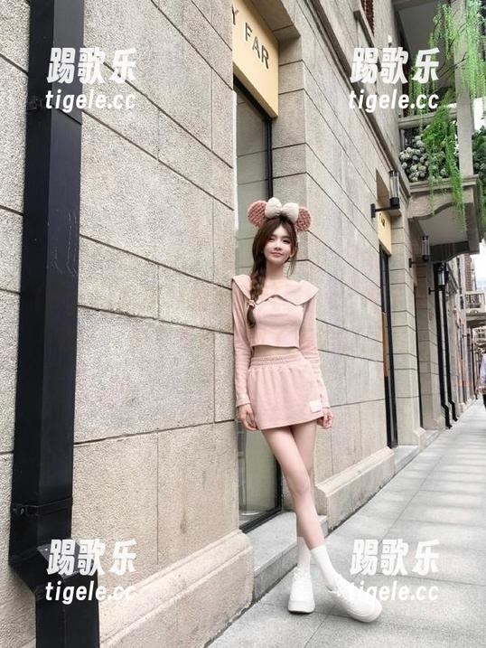 cgw 吃瓜界的苹果风暴:cgw苹果版来了,快来看谁又翻了东边的豆腐!