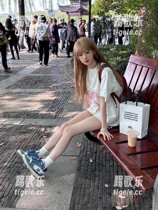 哇塞，tttzzz668su苹果版新版本，黑料入口2025简直是个无限洞穴！