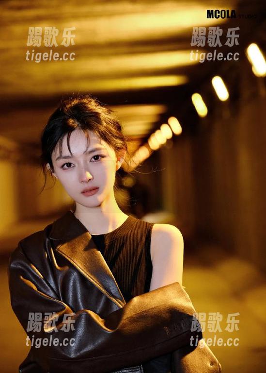 有种黑料是zztt03.ccm的，快来观看，让人欲罢不能！