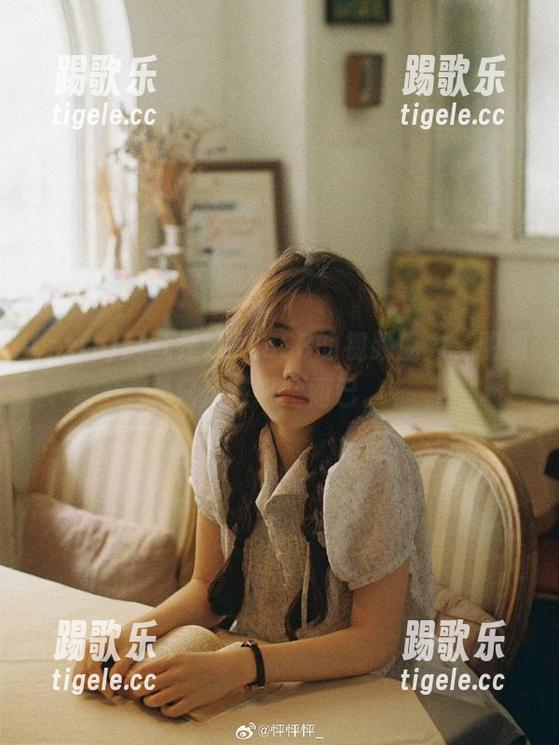 这就是zztt333的视频魔力，明明只是在吸睛而已。