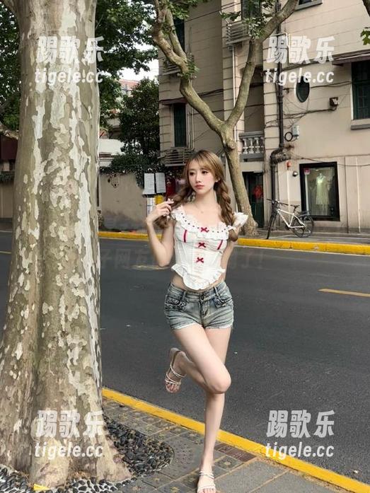 又是zztt87.ccm发布黑料，这下子网友们又要热闹了！