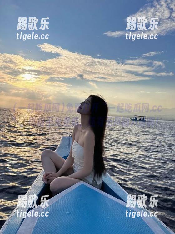 免费打开“一起吃瓜网.cc”，吃得不光是瓜，还有无尽的八卦啊！