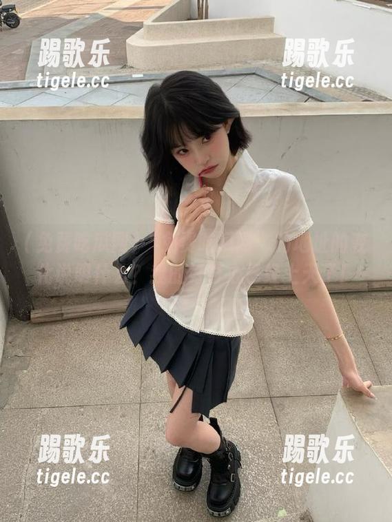 “免费吃瓜网”的地址的变化说明什么？我的好奇心已经上天了！