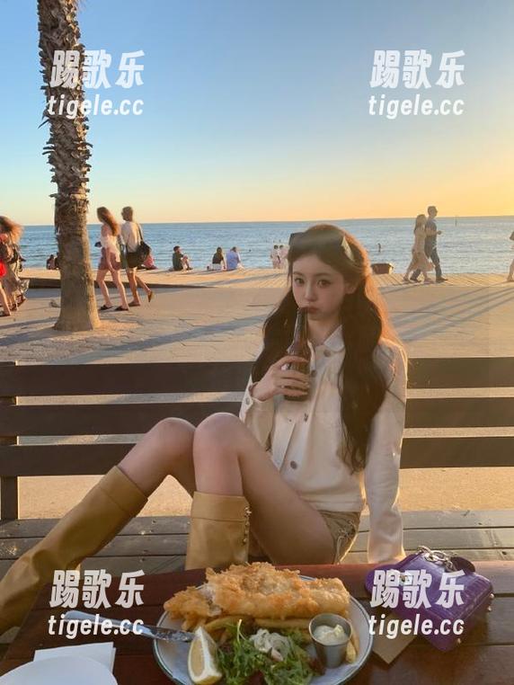 你沒听错！“全网吃瓜”直达八卦主机房，话题随你切换，随时入住干货派对！