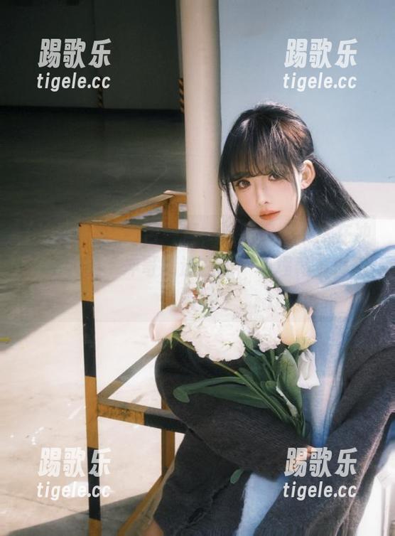 咂舌一声，这些资源果然在冲哥黑料的“冲哥精选在线”下埋藏着琳琅满目