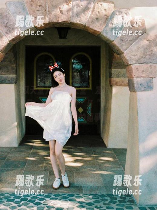 “吃瓜天堂”发布，快来感受一波又一波的“震惊”与“内幕”，仿佛回到了校园的趣事时光