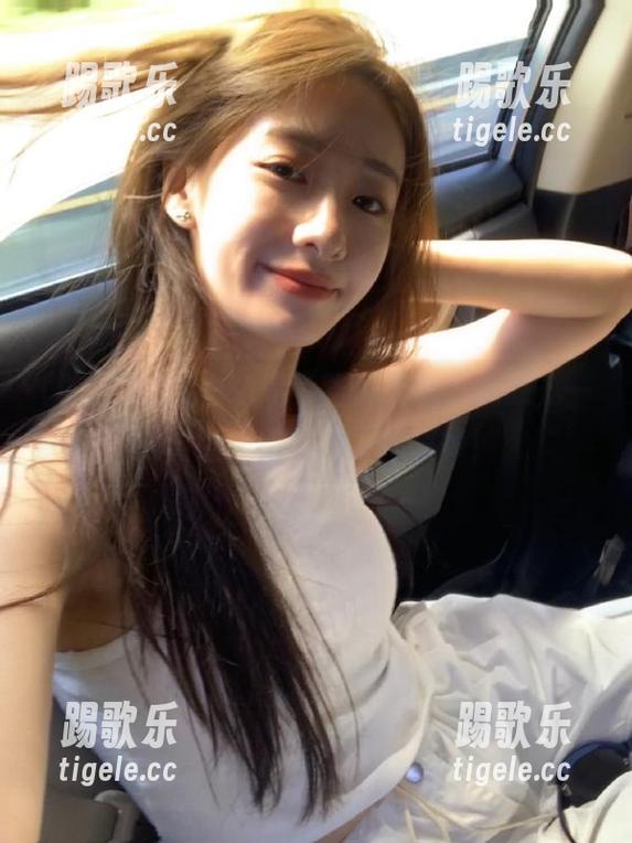 一边看“吃瓜天堂”视频，一边默默为他们的操作哀悼！