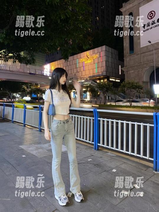 吃瓜网：别说我没告诉你，这大瓜免费吃！