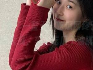 等了一整天，吃瓜网终于送上免费的大瓜，车上吃瓜不油腻！