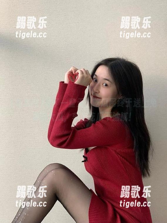 吃瓜网 等了一整天,吃瓜网终于送上免费的大瓜,车上吃瓜不油腻!