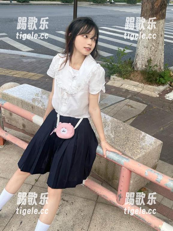 不再孤单！在线上吃瓜网app聊天，分享你的“瓜”时光。