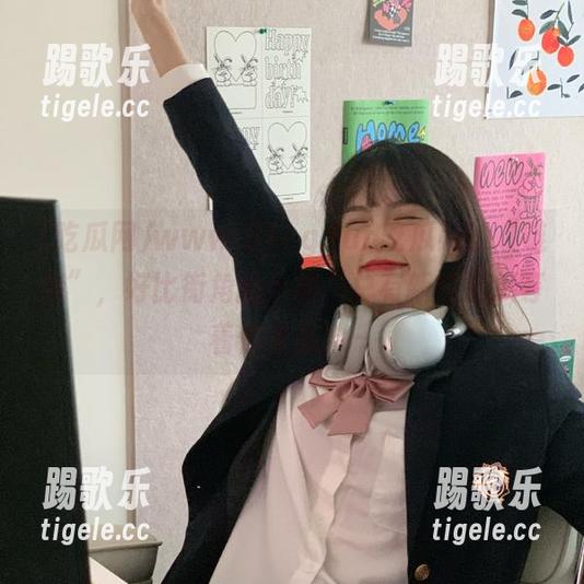 www.51cg.fun吃瓜网的“链接”，好比街角的小摊，总有新鲜的瓜等着你来品尝～