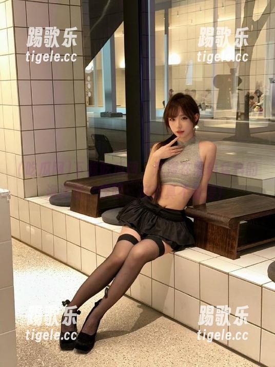 吃瓜网 下载吃瓜网,沉浸在黑料猛料的海洋里,惊叹:这瓜真不能停!
