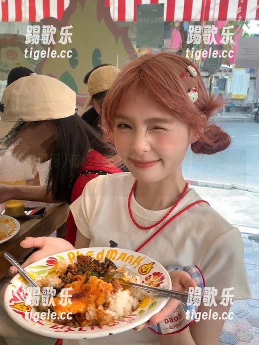 有必要去官网下载吃瓜网网站吗？我只想要那堆八卦！