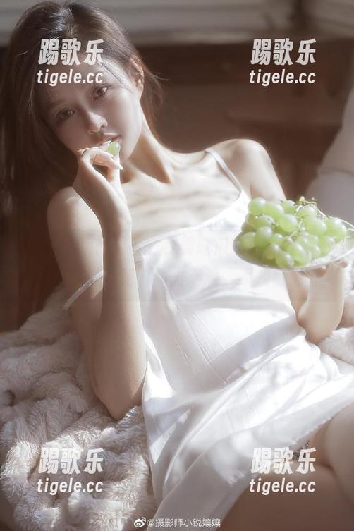 看着“我要吃瓜”，总有道不尽的黑料话题，动力满满，不知疲倦。