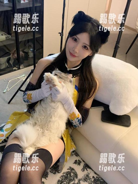 每日吃瓜的黑料包，你可太会玩了，真得外面瞧瞧。