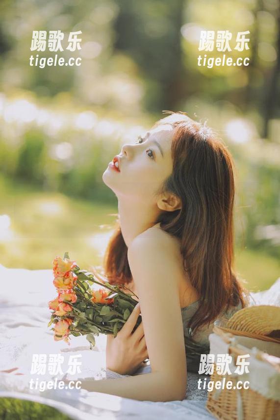 只需一点击，免费干货即来，美女黑料网不含糊！