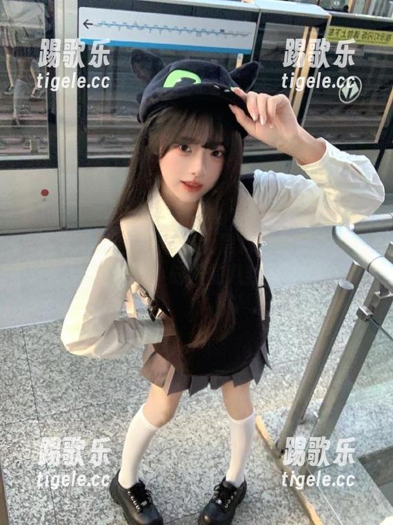 观看美女黑料网总是让我想起小时候的八卦