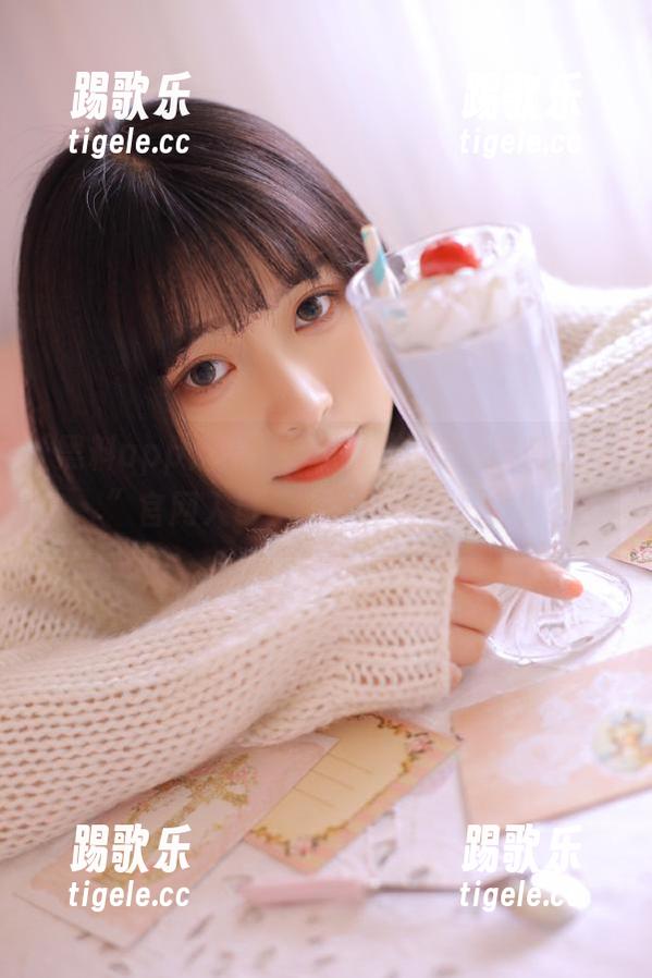 坐在沙发上，点开“黑料app”官网入口，简直是废寝忘食！