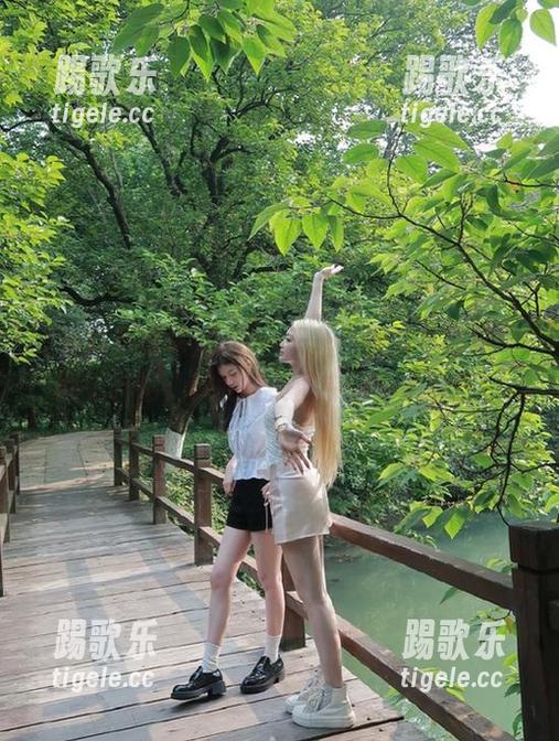 我的一天从“黑料不打样”网址开始，秒变社交圈中的小八卦王！