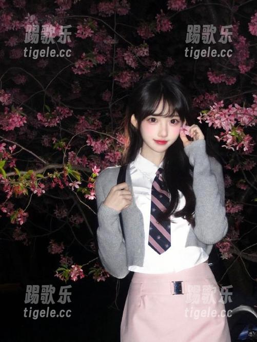 黑料不打烊166.su，偏偏这网页还让我一不小心心动！