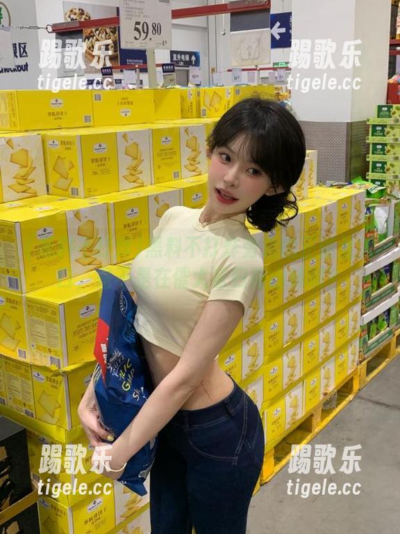 黑料不打烊旁边的正能量入口，是不是在催大家归隐山林啊？