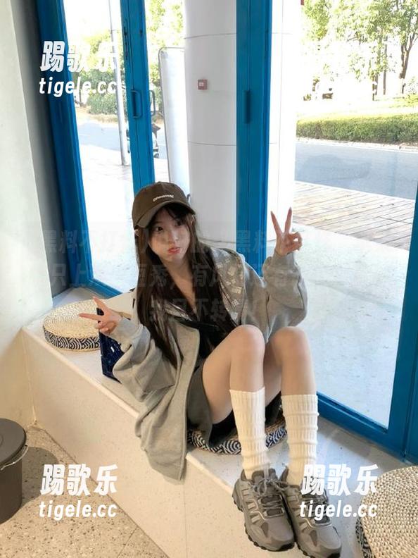 说好的“黑料不打烊”苹果版只上演麻豆秀，有风情还有态度，看得我目不转睛！