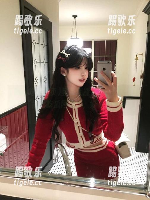 黑料吃瓜网页 登录就能直达,黑料炸裂的“黑料吃瓜网页”,好奇心满满!