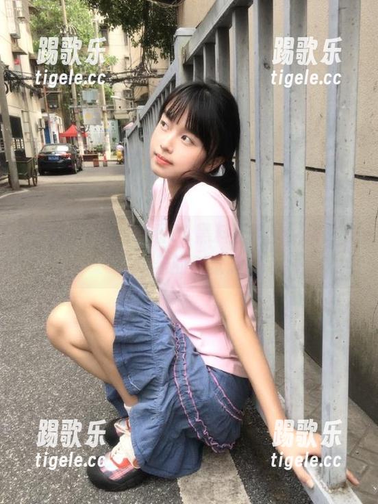 观看91黑料正能量，痛并快乐着的感觉。