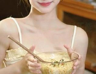在线感受黑料正能量，每次点开index.php都是一次心跳加速！