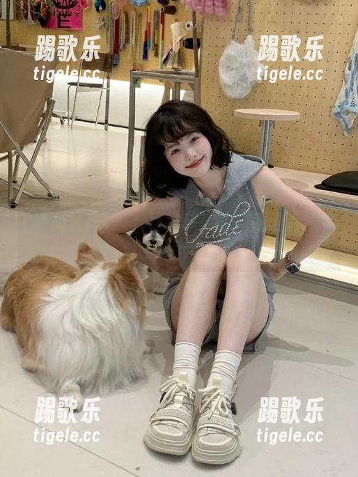 黑料社区苹果版：别告诉我你还没上线！