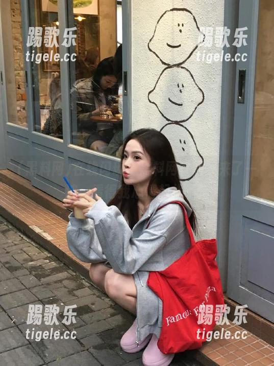 在线闪现，黑料网官网又来了一波，看得我心情起伏不定